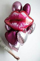 Фонтан из воздушных шаров Губы