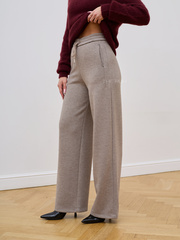 Бежевые брюки из плотного трикотажа