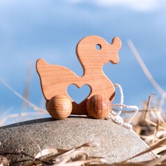 Деревянная каталка Знаменитый утенок Тим Леснушки