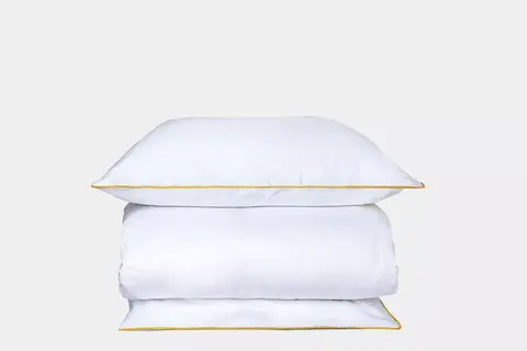 Постельное белье 2 спальное евро Mollen белое с солнечно-желтым кантом