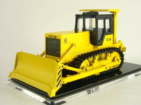 ChTZ UralTrac Bulldozer-loosening aggregate B10.0010EN with single ripper 1:43 Promtractor