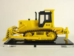 ChTZ UralTrac Bulldozer-loosening aggregate B10.0010EN with single ripper 1:43 Promtractor