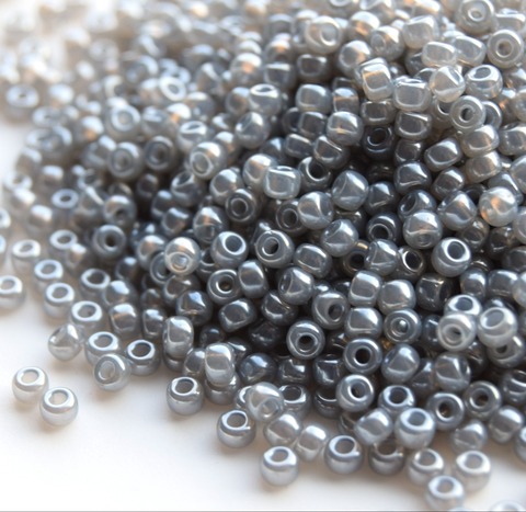 8/0 RR-0526 Бисер круглый Миюки /Miyuki round 8/0 Ceylon Silver Gray