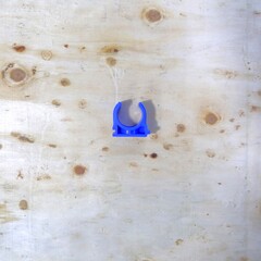 Крепеж-клипса для сантехнических труб для монтажных пистолетов (20 мм, синий,100 шт/уп)