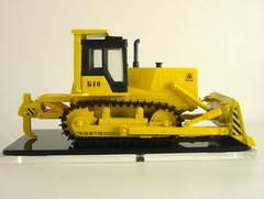 ChTZ UralTrac Bulldozer-loosening aggregate B10.0010EN with single ripper 1:43 Promtractor