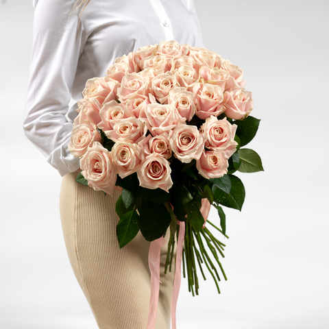 Букет 31 бежевая роза Эквадор