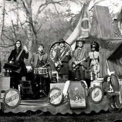 The Raconteurs / Consolers Of The Lonely (CD)