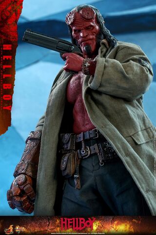Фигурка Коллекционная Хэллбой масштаб 1/6 Hot Toys