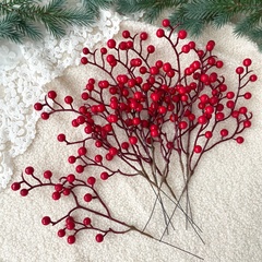 Ягоды красные искусственные на ветке, гроздь 16-17 ягод, 8 мм., набор 10 шт.