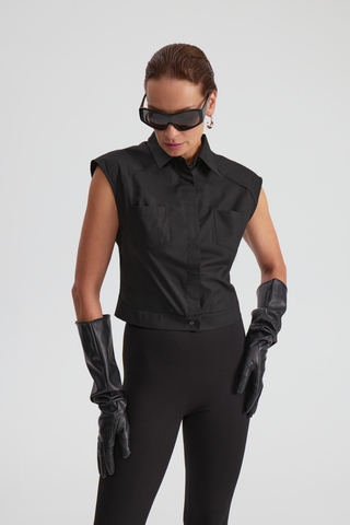 Рубашка черная без рукавов