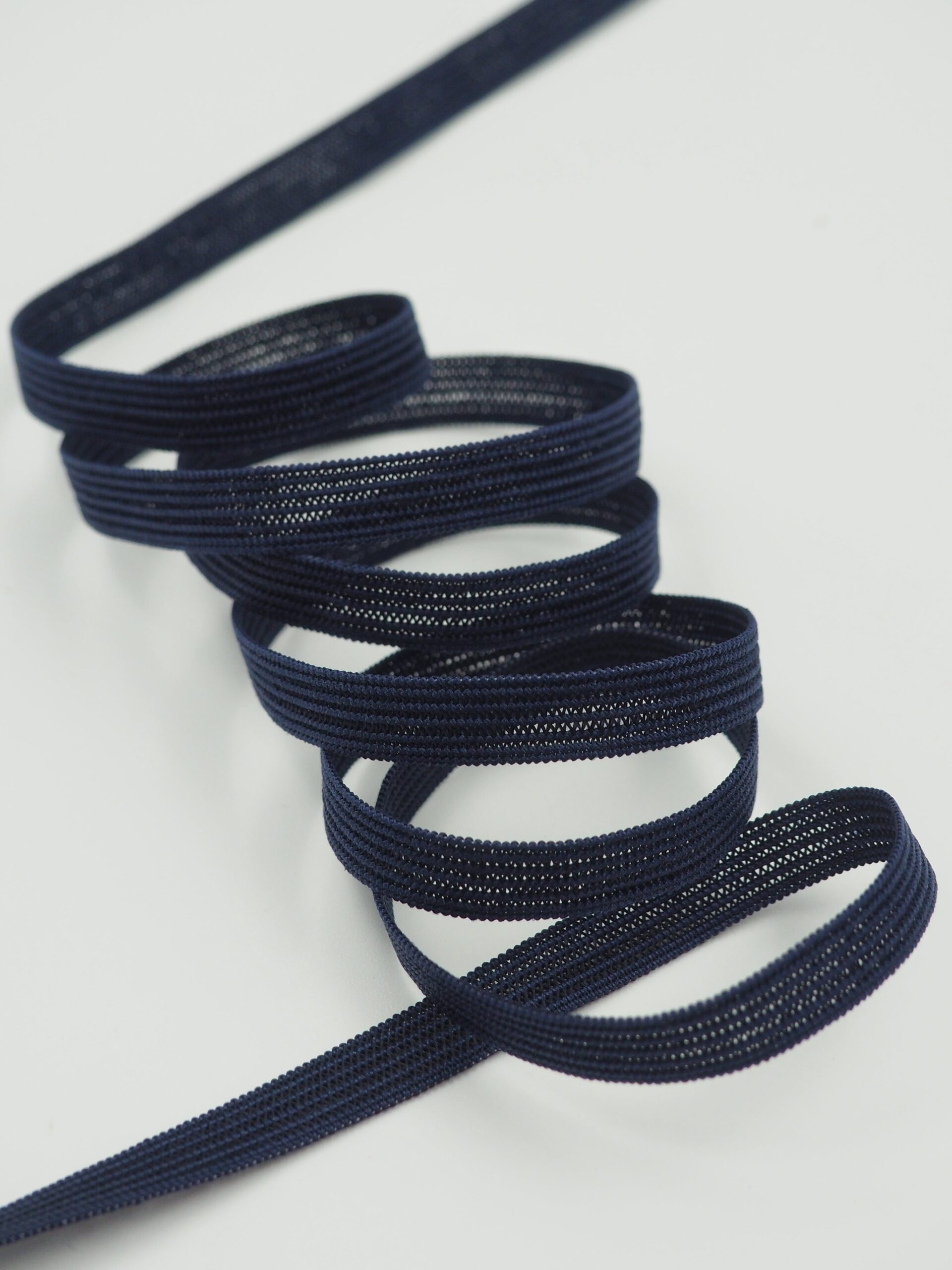 Резинка узкая бельевая темно-синяя ширина 6 мм