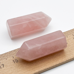 Розовый кварц, кристалл, размер около 37*15 мм, цена за 1 шт