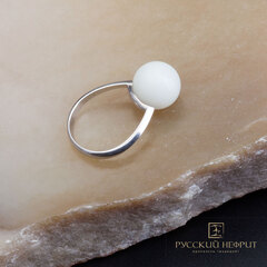 Кольцо Perlus. Белый нефрит, серебро