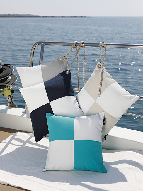 Blue check cushion with tie – 2 pcs Marine Business