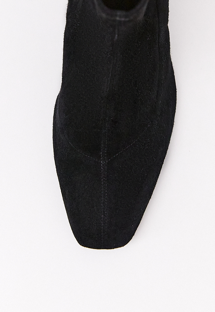 Ботильоны замшевые с округлым мысом, черный