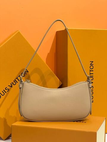 Сумка Louis Vuitton Pochette LV Bloom