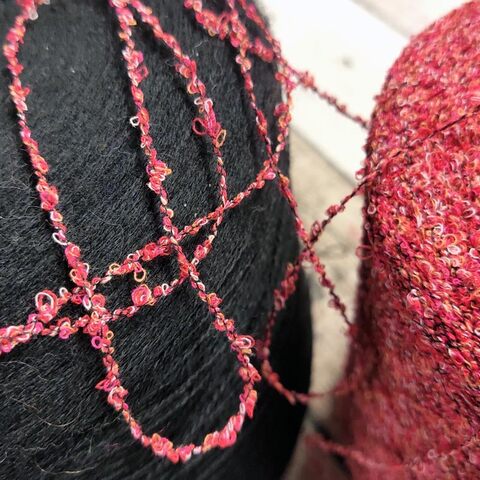 Букле п/а MANICOMIO 300 красный меланж