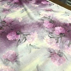 Мерный лоскут 0,95 м искусственный мех серо-лиловые цветы 3300