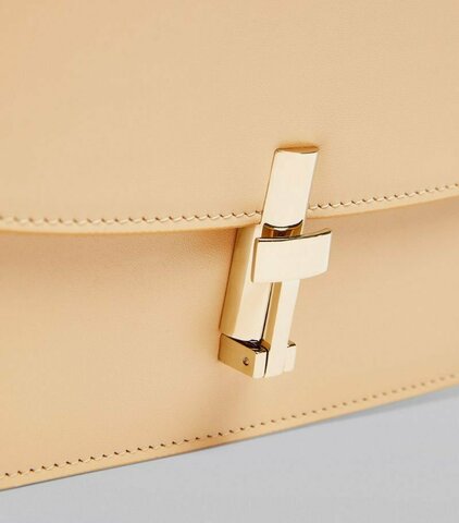 Кожаная сумка через плечо The Row "sofia 8.75" бежевый