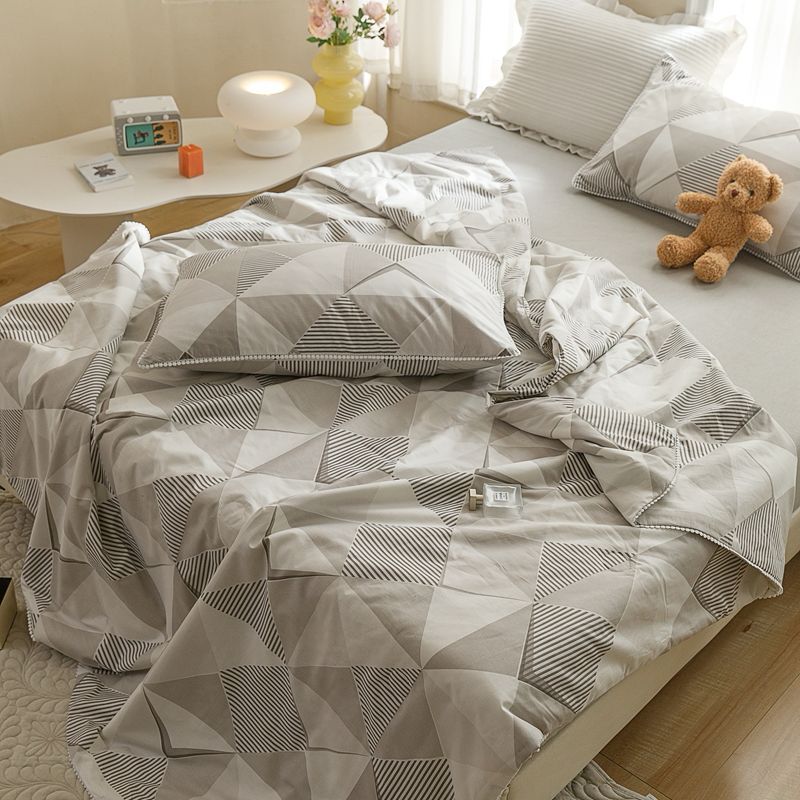 Комплект постельного белья Семейный (2 одеяла) Хлопок серый треугольники