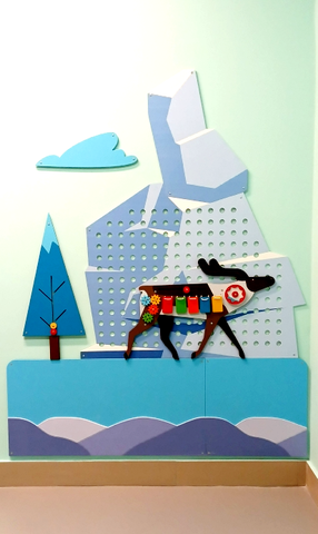 Декоративно-развивающая панель "Северный олень"