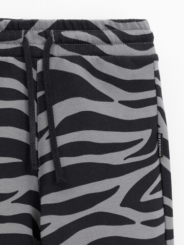 брюки  для мальчика  КР 400825/серый горизонт,зебра к646