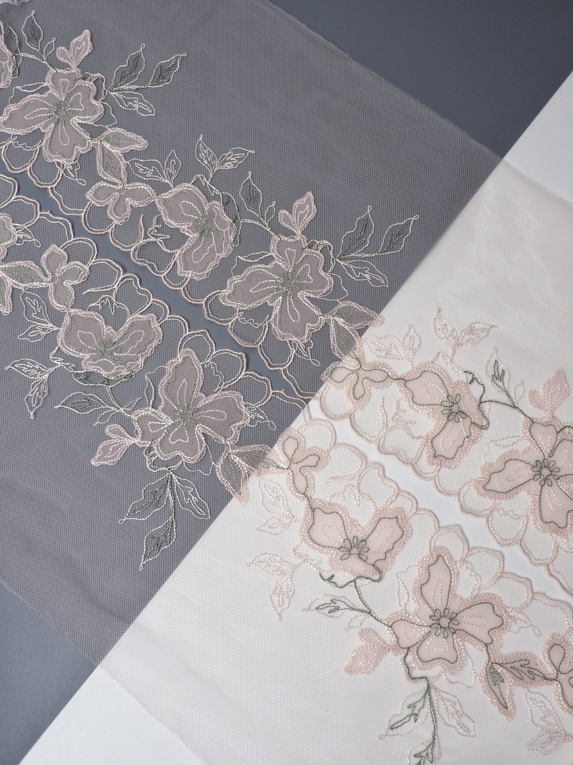 Вышивка на сетке светлая пудра с хаки ширина 16 см (2 стороны)