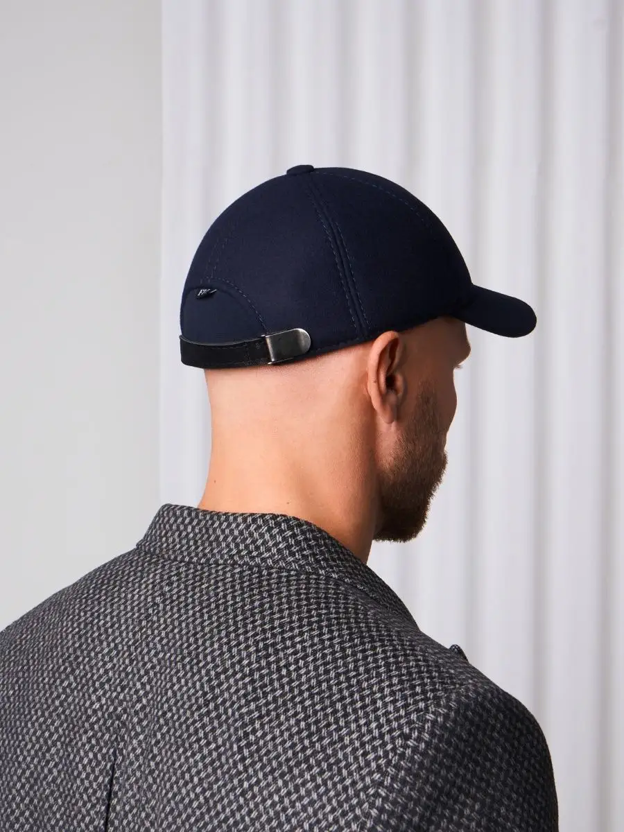 Кепка утепленная с ушками драповая