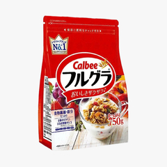 Гранола с фруктами и медом Calbee 750г Япония