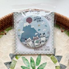 Значок металлический с 3 котами NEKOMARUKE, диам. 7,5 см, 7688-1, KUSUGURU