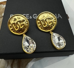 sergi-dolce-s-podveskoj-kaplej