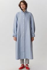 Объемный плащ из голубого льна