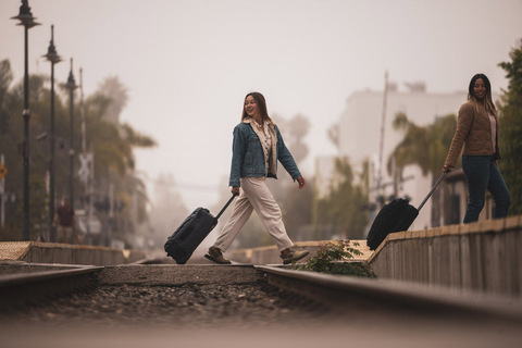 Картинка сумка на колесах Dakine D.101.2138 Black - 8