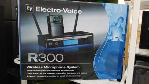Electro-voice R300-L/B-Радиосистема с кардиоидным петличным микрофоном ULM18 и поясным передатчиком
