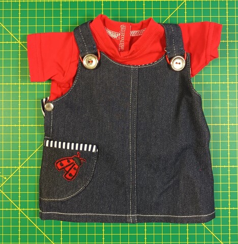 Джинсовый сарафан с футболкой ДИСКОНТ - Красный. Одежда для кукол, пупсов и мягких игрушек.