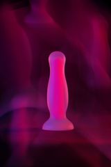 Розовая, светящаяся в темноте анальная втулка Cain Glow - 10 см. - 