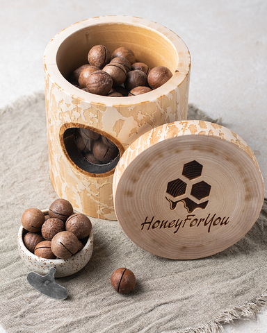 Макадамия в деревянном пеньке HoneyForYou (подарочный набор)