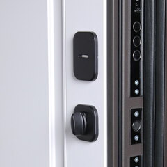 Входная дверь уличная АСД с терморазрывом 3К Сургут муар коричневый / Белый матовый