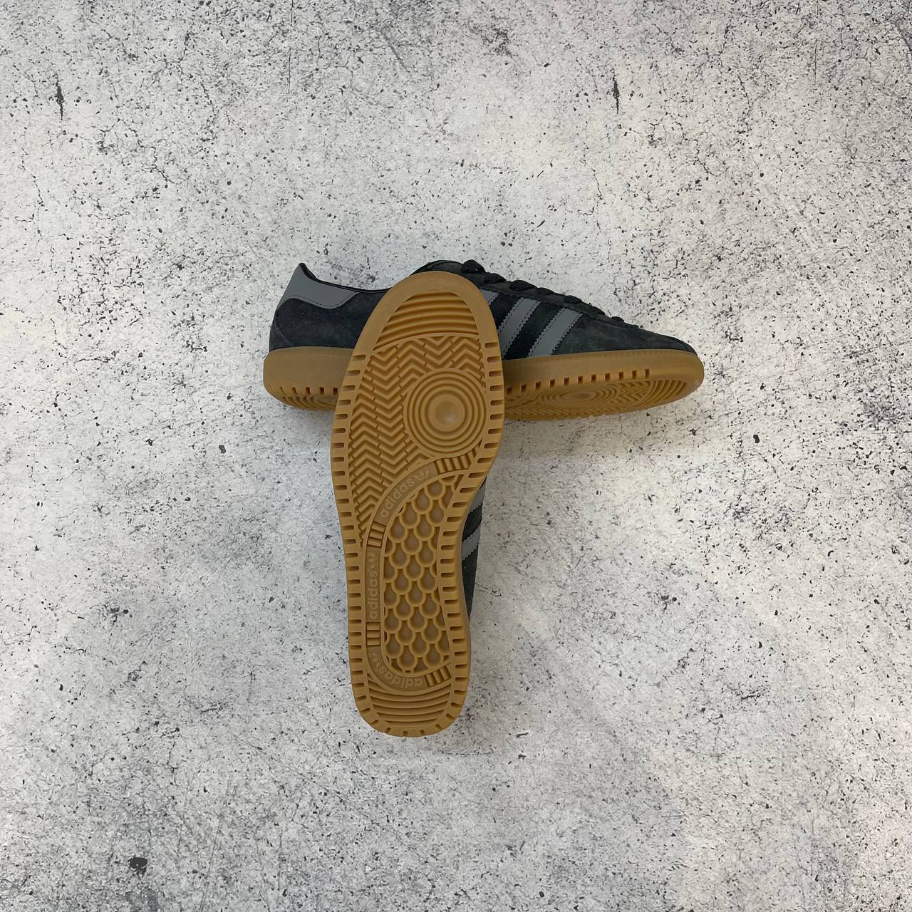 Adidas bermuda dark grey sale