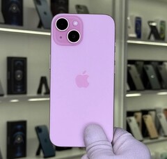 iPhone 15, 128 ГБ б/у