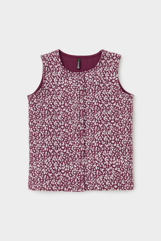 жилет  для девочки  КР 302575/насыщенная клюква,милые цветочки к499