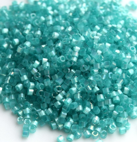 DB-1869 Бисер цилиндрический Миюки делика 11/0 /Miyuki delica 11/0 Silk Inside Dyed Green AB