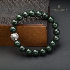 Браслет "Летучая мышь". Зелёный нефрит. Бусины 12мм.