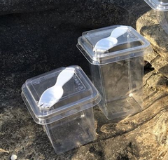 Стаканчики квадратные с вилочкой и крышкой 220 мл. - 6 штук.