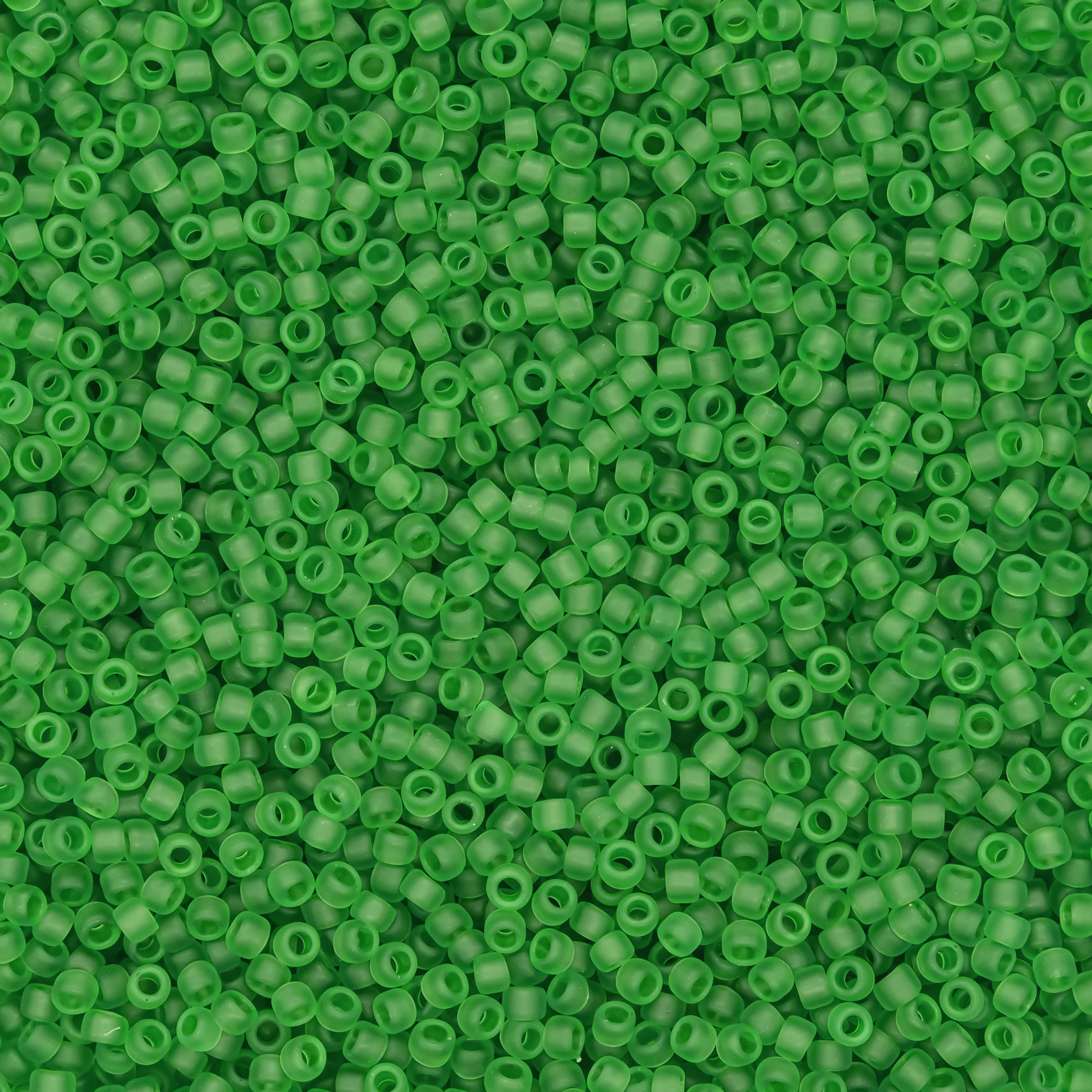 Японский бисер TOHO Round 15/0 (№7F), прозрачный матовый