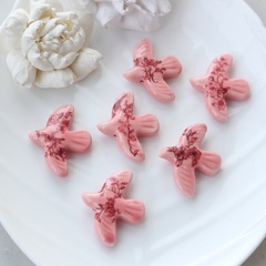 Подвеска фарфоровая Птичка розовый 34*42 мм S037