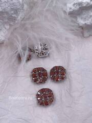Пуговицы серебристые с красными (оранжевыми) цирконами