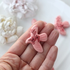 Подвеска фарфоровая Птичка розовый 34*42 мм S037