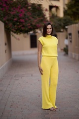 брюки  в желтом цвете