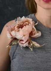 Премиальная брошь "Пионовая нежность"